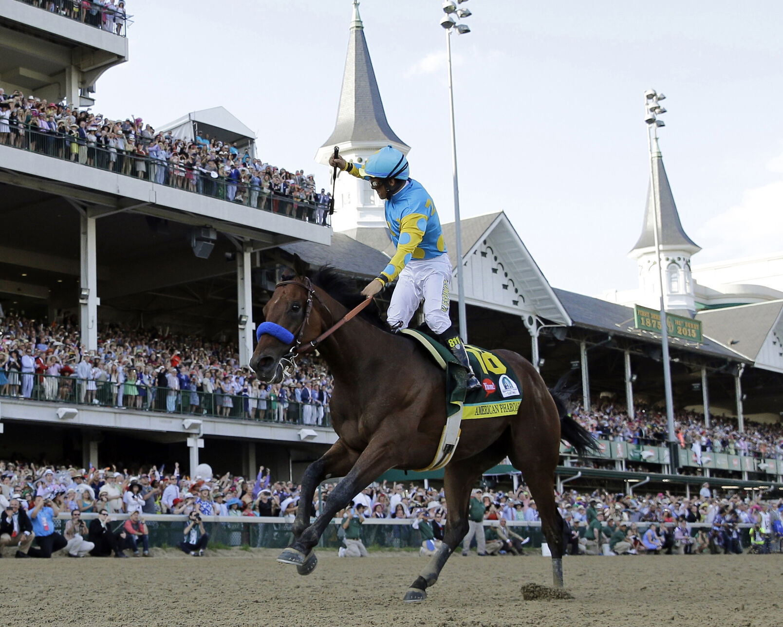 2015: American Pharoah rallies in stretch to beat Firing Line by a length